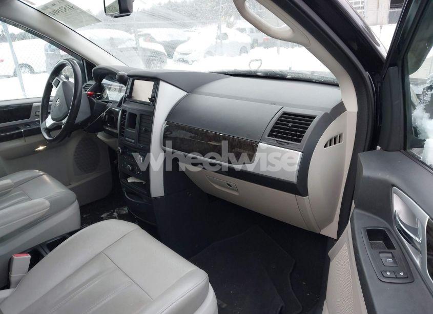 Photo 5 of 2010 Dodge Grand CARAVAN SXT (VIN 2D4RN5DX8AR402971)