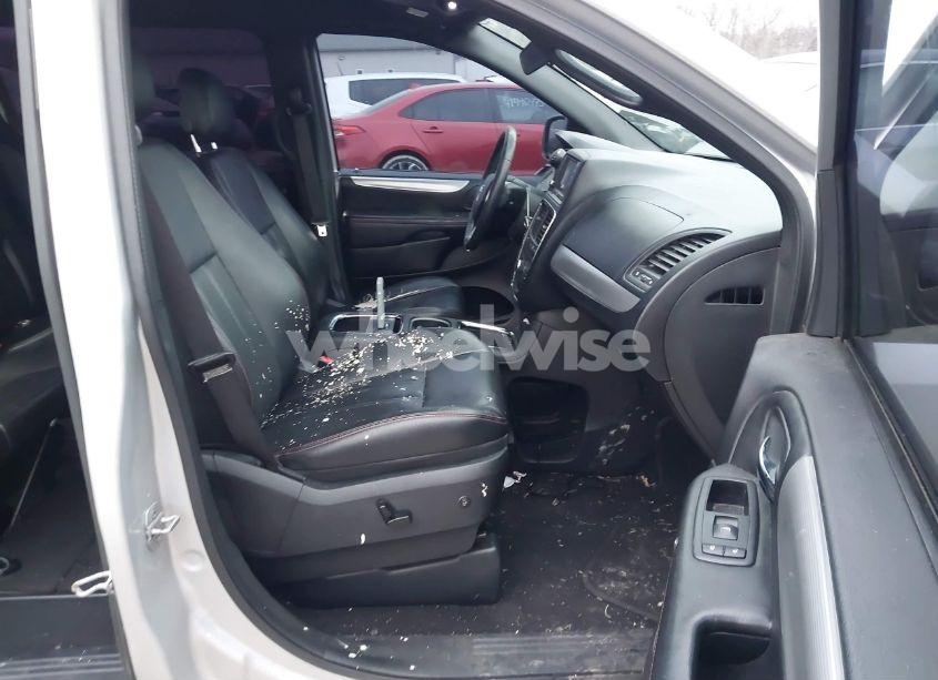 Photo 5 of 2011 Dodge Grand CARAVAN R/T (VIN 2D4RN7DG1BR701411)