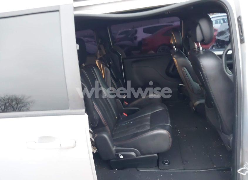 Photo 8 of 2011 Dodge Grand CARAVAN R/T (VIN 2D4RN7DG1BR701411)