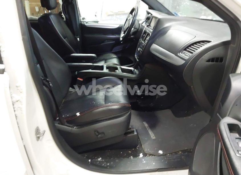 Photo 5 of 2011 Dodge Grand CARAVAN R/T (VIN 2D4RN7DG3BR765594)