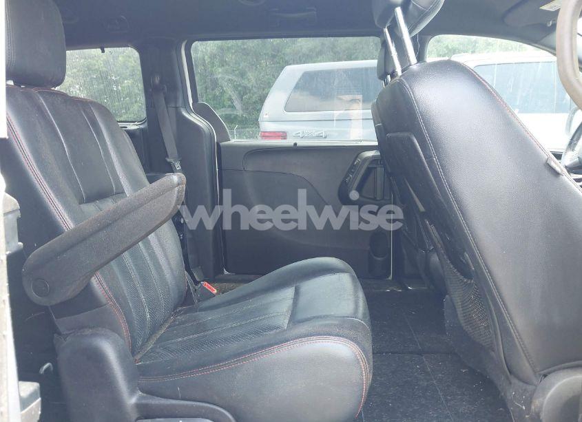 Photo 8 of 2011 Dodge Grand CARAVAN R/T (VIN 2D4RN7DG5BR786477)