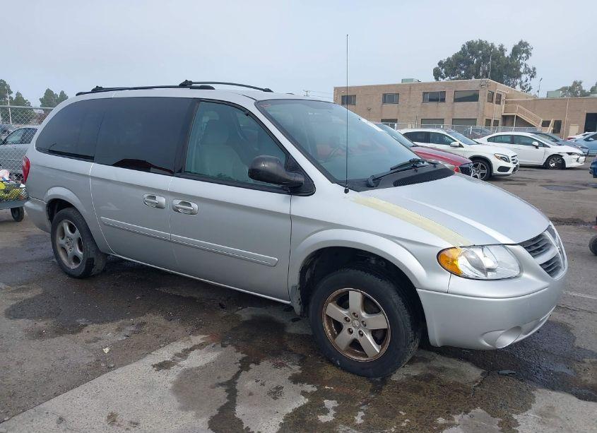 2005 Dodge Grand CARAVAN SXT (VIN 2D8GP44L35R172365) main photo