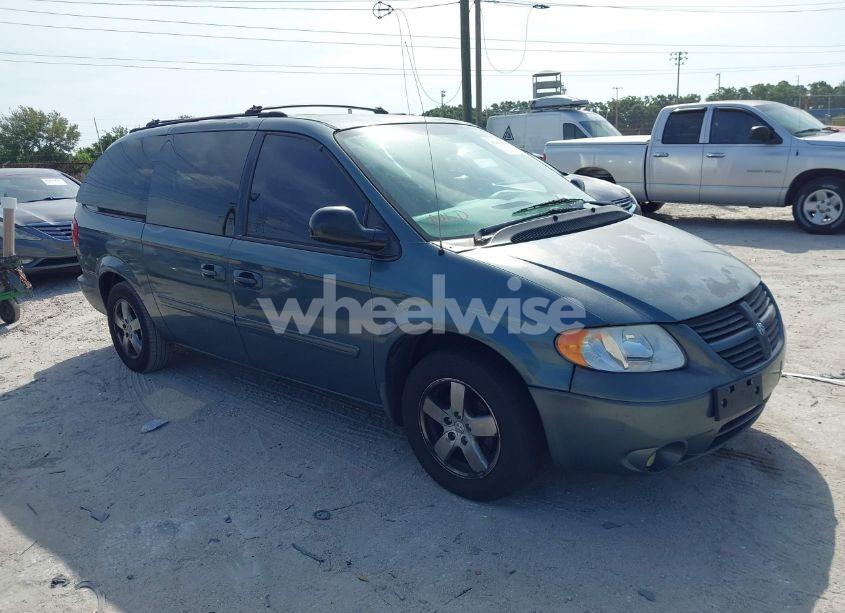 2005 Dodge Grand CARAVAN SXT (VIN 2D8GP44L55R130702) main photo
