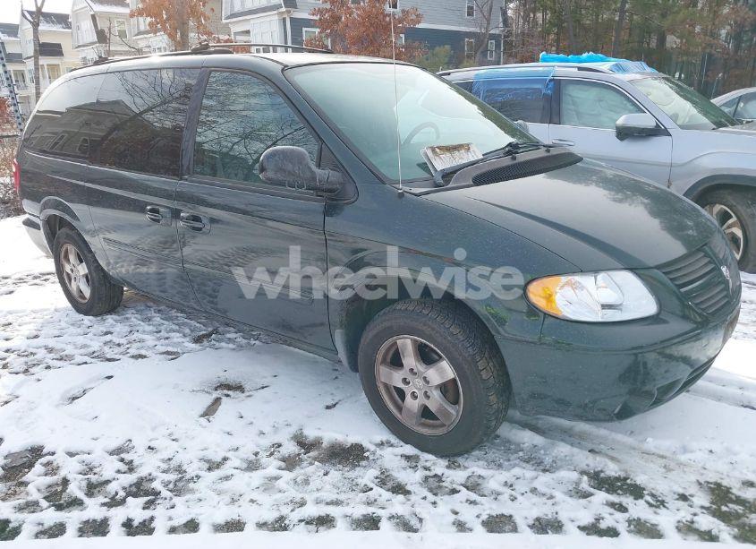 2005 Dodge Grand CARAVAN SXT (VIN 2D8GP44L55R132725) main photo