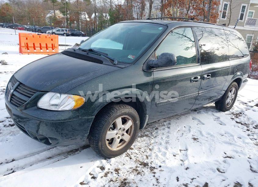 Photo 2 of 2005 Dodge Grand CARAVAN SXT (VIN 2D8GP44L55R132725)