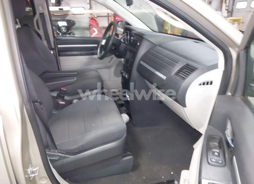 Photo 5 of 2009 Dodge Grand CARAVAN SE (VIN 2D8HN44E09R683095)