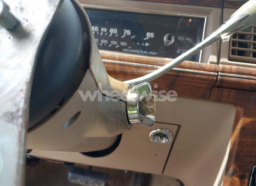 Photo 11 of 1989 Ford Crown VICTORIA (VIN 2FABP73F6KX212652)