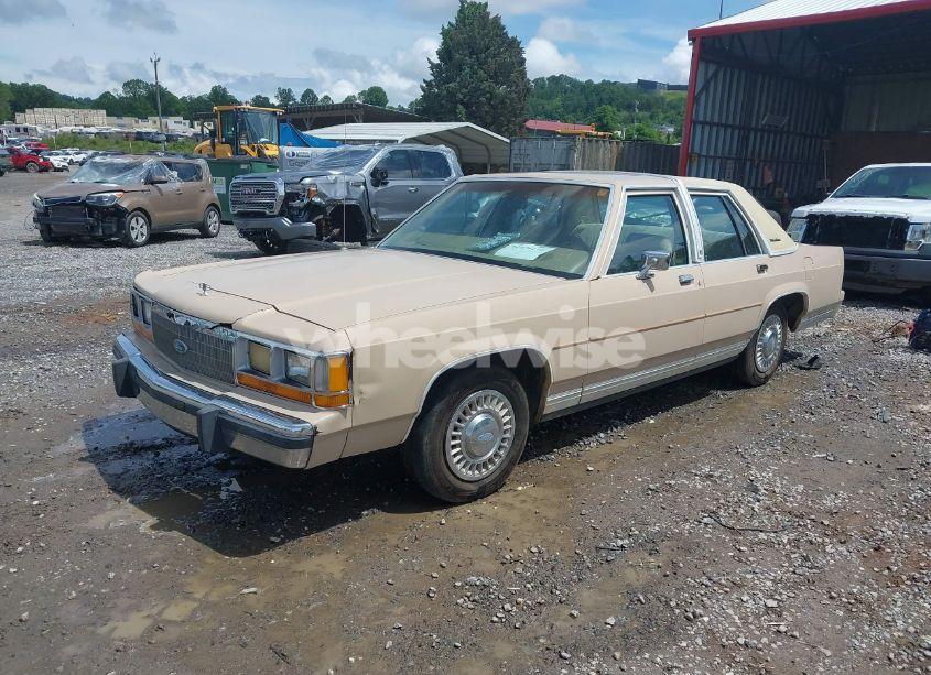 Photo 2 of 1989 Ford Crown VICTORIA (VIN 2FABP73F6KX212652)