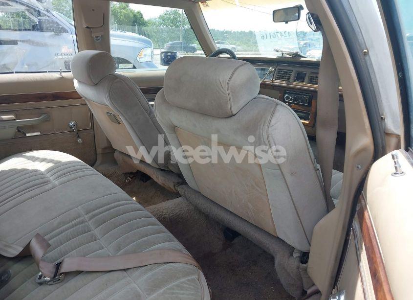 Photo 8 of 1989 Ford Crown VICTORIA (VIN 2FABP73F6KX212652)