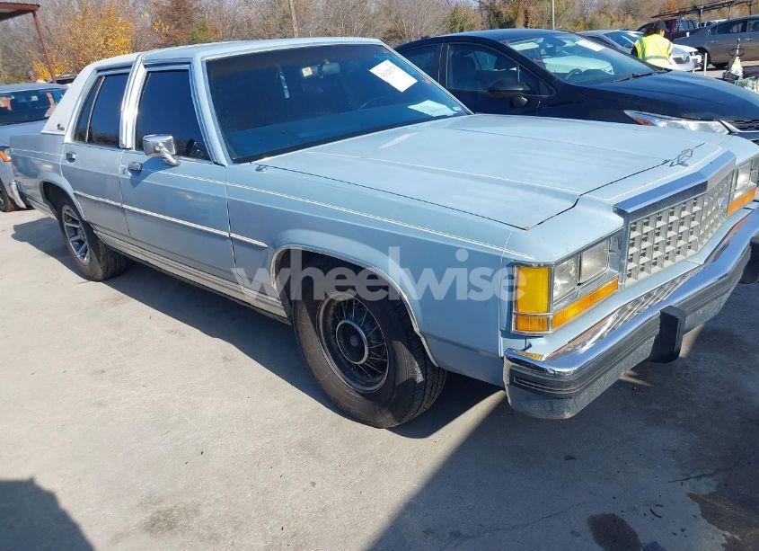 1987 Ford Crown - Photo 1