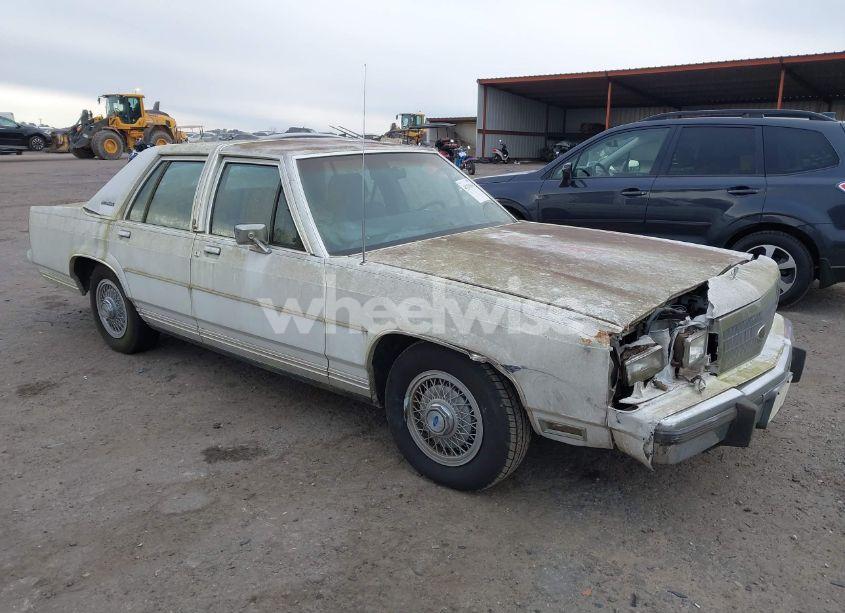 1988 Ford Crown VICTORIA LX (VIN 2FABP74F4JX106181) main photo