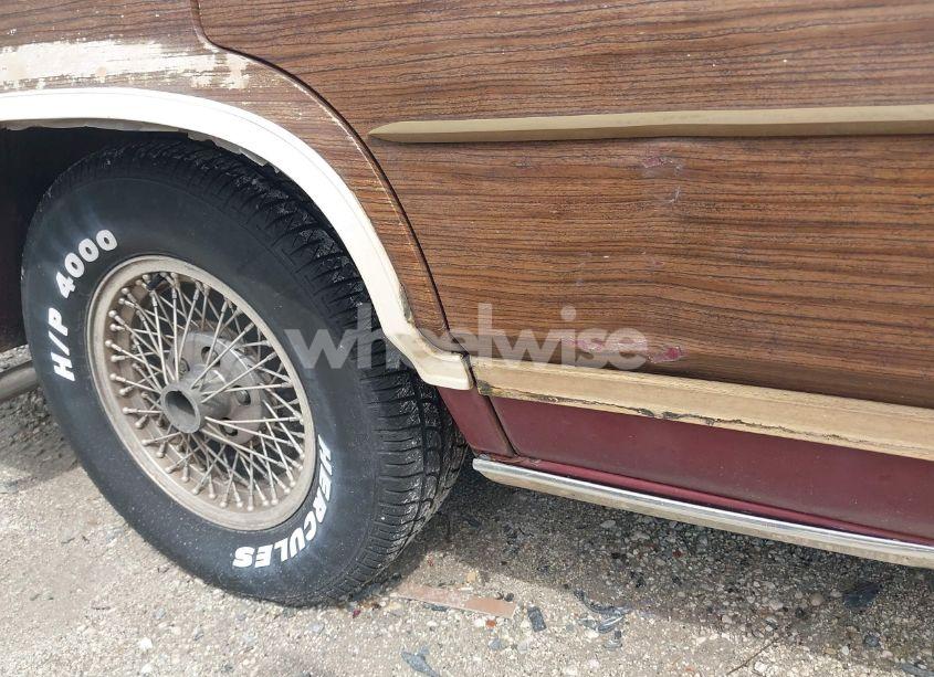 Photo 13 of 1988 Ford Crown VICTORIA COUNTRY SQUIRE LX (VIN 2FABP79F3JX156692)