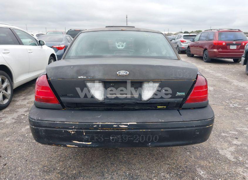 Photo 16 of 2011 Ford Crown VICTORIA COMMERCIAL LONG WHEELBASE (VIN 2FABP7AV4BX166216)