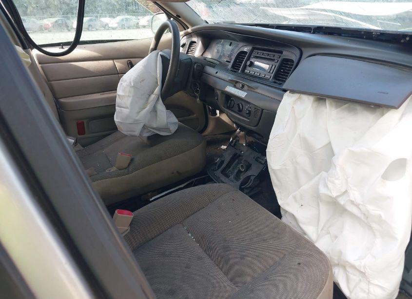 Photo 5 of 2010 Ford Crown VICTORIA POLICE/POLICE INTERCEPTOR (VIN 2FABP7BV0AX130598)