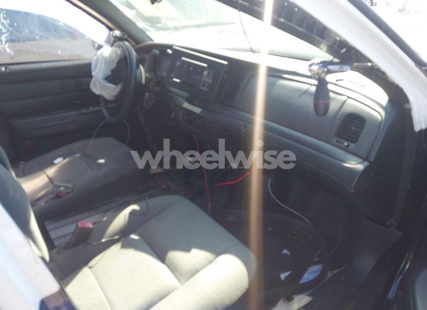 Photo 5 of 2011 Ford Crown VICTORIA POLICE INTERCEPTOR (VIN 2FABP7BV0BX176062)