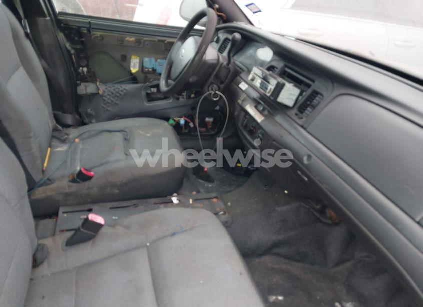 Photo 5 of 2010 Ford Crown VICTORIA POLICE/POLICE INTERCEPTOR (VIN 2FABP7BV1AX108559)
