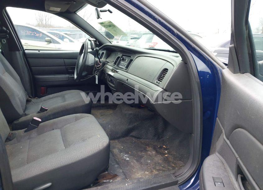 Photo 5 of 2010 Ford Crown VICTORIA POLICE/POLICE INTERCEPTOR (VIN 2FABP7BV1AX123420)