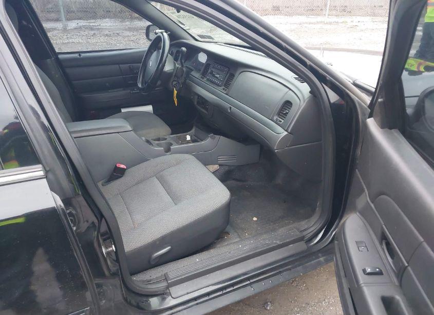 Photo 5 of 2011 Ford Crown VICTORIA POLICE INTERCEPTOR (VIN 2FABP7BV1BX125380)