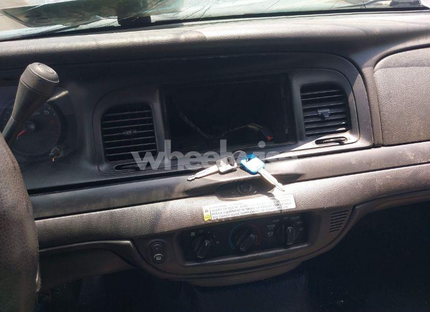 Photo 11 of 2011 Ford Crown VICTORIA POLICE INTERCEPTOR (VIN 2FABP7BV2BX122309)