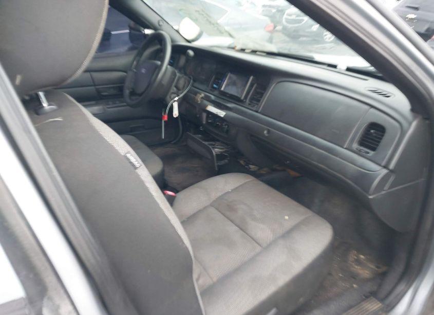 Photo 5 of 2011 Ford Crown VICTORIA POLICE INTERCEPTOR (VIN 2FABP7BV2BX144407)