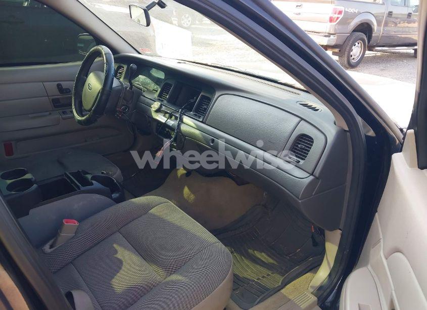 Photo 5 of 2011 Ford Crown VICTORIA POLICE (VIN 2FABP7BV4BX145364)