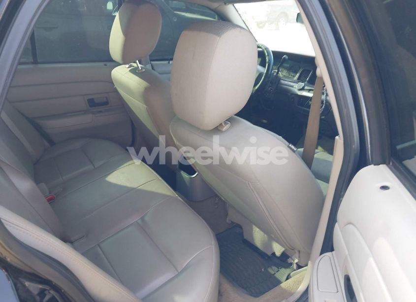 Photo 8 of 2011 Ford Crown VICTORIA POLICE (VIN 2FABP7BV4BX145364)