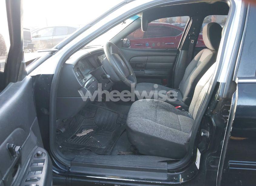 Photo 5 of 2011 Ford Crown VICTORIA POLICE INTERCEPTOR (VIN 2FABP7BV4BX175982)