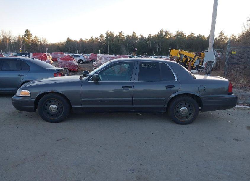 Photo 14 of 2010 Ford Crown VICTORIA POLICE/POLICE INTERCEPTOR (VIN 2FABP7BV7AX124362)