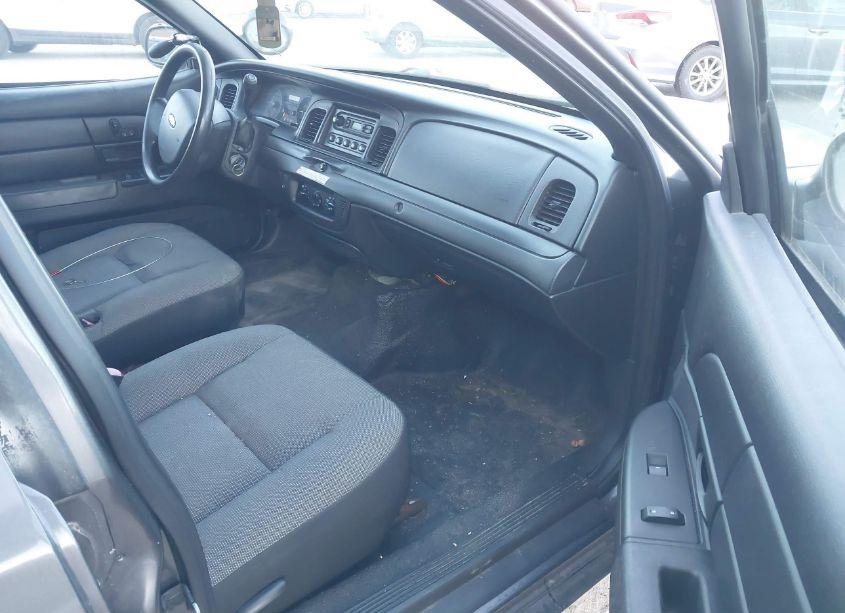 Photo 5 of 2010 Ford Crown VICTORIA POLICE/POLICE INTERCEPTOR (VIN 2FABP7BV7AX124362)