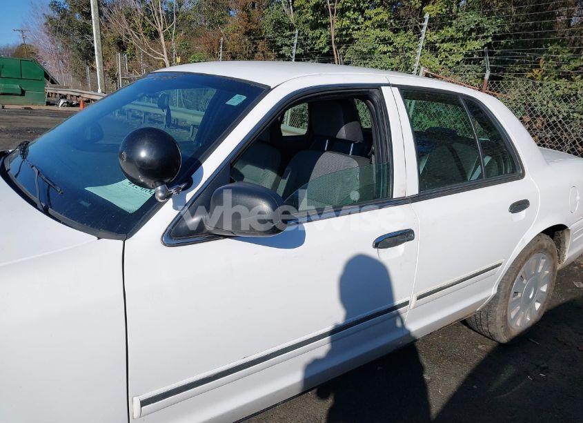 Photo 14 of 2010 Ford Crown VICTORIA POLICE/POLICE INTERCEPTOR (VIN 2FABP7BV7AX129688)
