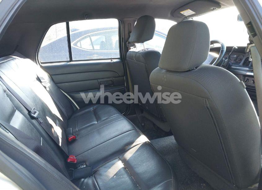 Photo 8 of 2010 Ford Crown VICTORIA POLICE/POLICE INTERCEPTOR (VIN 2FABP7BV7AX129688)