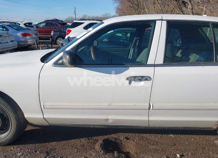Photo 14 of 2010 Ford Crown VICTORIA POLICE/POLICE INTERCEPTOR (VIN 2FABP7BV7AX139945)