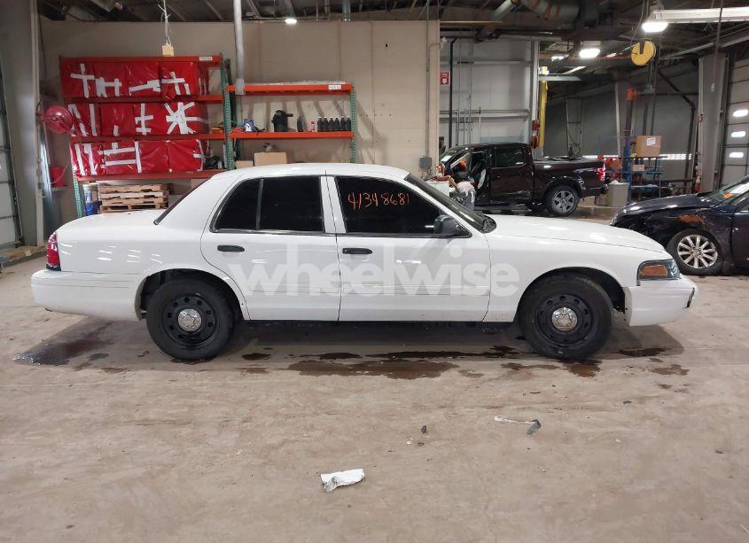 Photo 13 of 2011 Ford Crown VICTORIA POLICE INTERCEPTOR (VIN 2FABP7BV8BX169392)