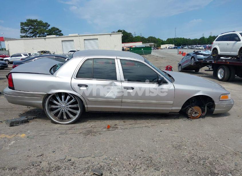 Photo 13 of 2010 Ford Crown VICTORIA POLICE/POLICE INTERCEPTOR (VIN 2FABP7BV9AX125268)