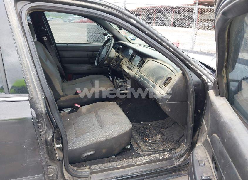 Photo 5 of 2010 Ford Crown VICTORIA POLICE/POLICE INTERCEPTOR (VIN 2FABP7BV9AX142085)