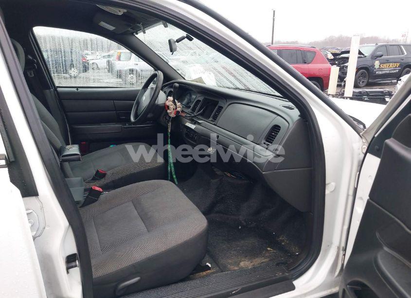 Photo 5 of 2011 Ford Crown VICTORIA POLICE INTERCEPTOR (VIN 2FABP7BV9BX101067)