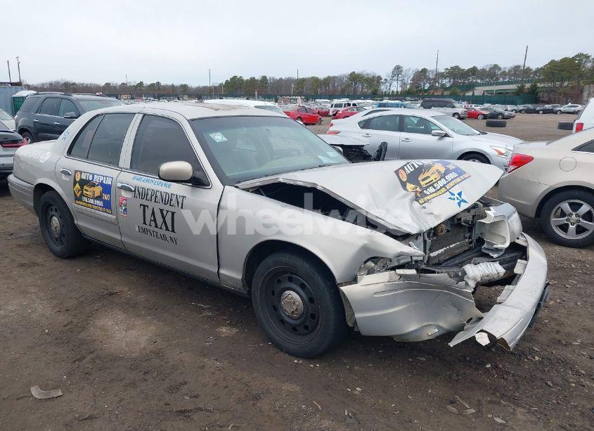2011 Ford Crown VICTORIA LX (VIN 2FABP7EV3BX127207) main photo