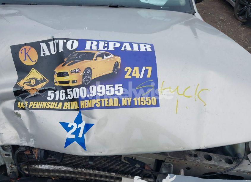 Photo 10 of 2011 Ford Crown VICTORIA LX (VIN 2FABP7EV3BX127207)