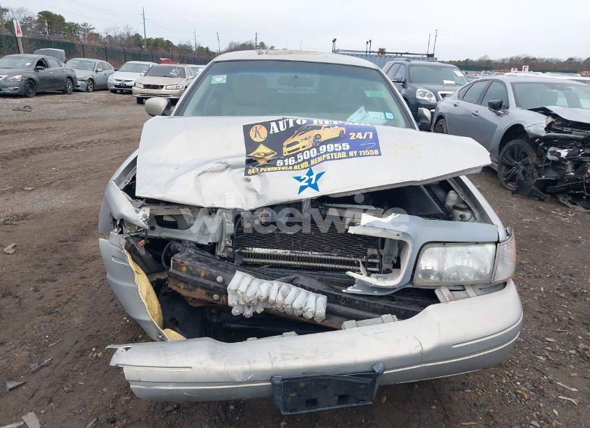 Photo 12 of 2011 Ford Crown VICTORIA LX (VIN 2FABP7EV3BX127207)