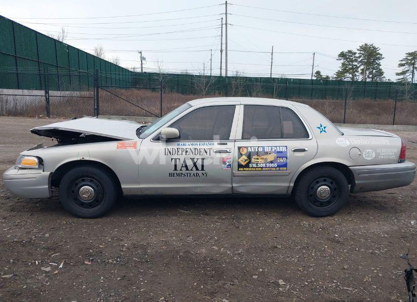 Photo 14 of 2011 Ford Crown VICTORIA LX (VIN 2FABP7EV3BX127207)