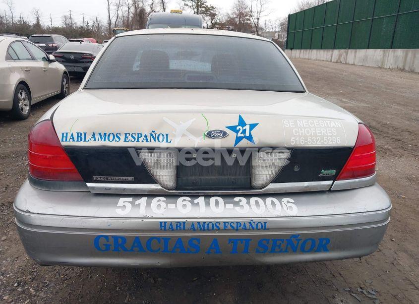 Photo 16 of 2011 Ford Crown VICTORIA LX (VIN 2FABP7EV3BX127207)