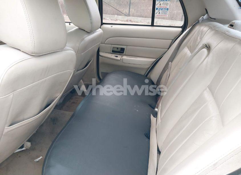 Photo 8 of 2011 Ford Crown VICTORIA LX (VIN 2FABP7EV3BX127207)