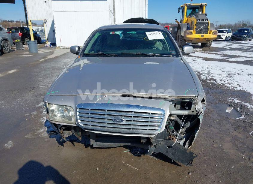 Photo 12 of 2011 Ford Crown VICTORIA LX (VIN 2FABP7EV4BX139060)