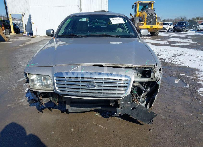 Photo 6 of 2011 Ford Crown VICTORIA LX (VIN 2FABP7EV4BX139060)