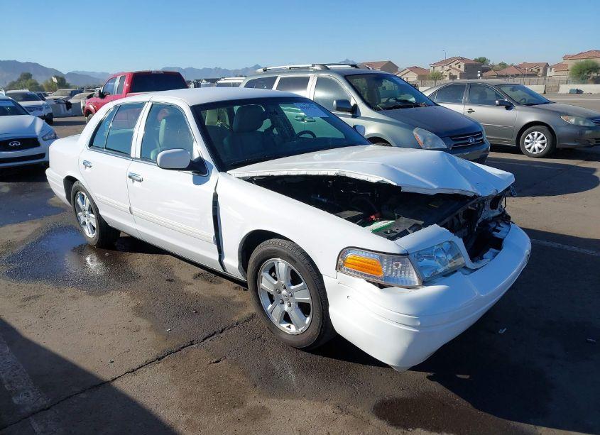 2011 Ford Crown VICTORIA LX (VIN 2FABP7EV4BX175296) main photo