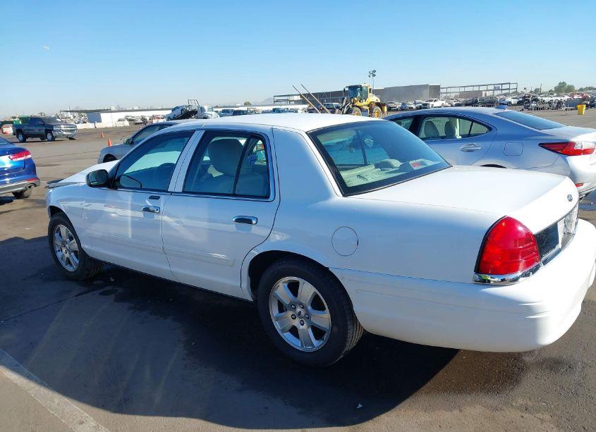 Photo 14 of 2011 Ford Crown VICTORIA LX (VIN 2FABP7EV4BX175296)