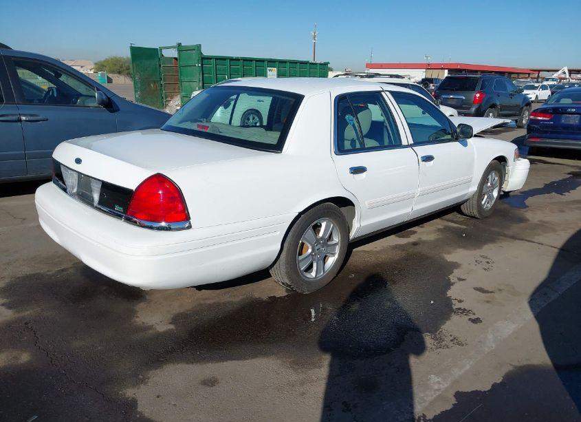 Photo 4 of 2011 Ford Crown VICTORIA LX (VIN 2FABP7EV4BX175296)