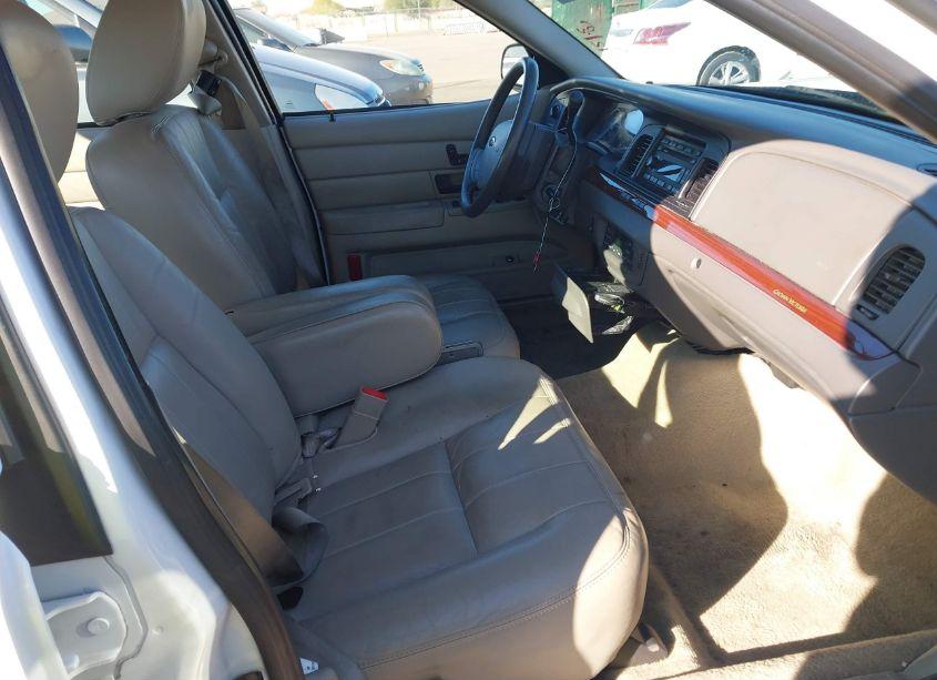 Photo 5 of 2011 Ford Crown VICTORIA LX (VIN 2FABP7EV4BX175296)