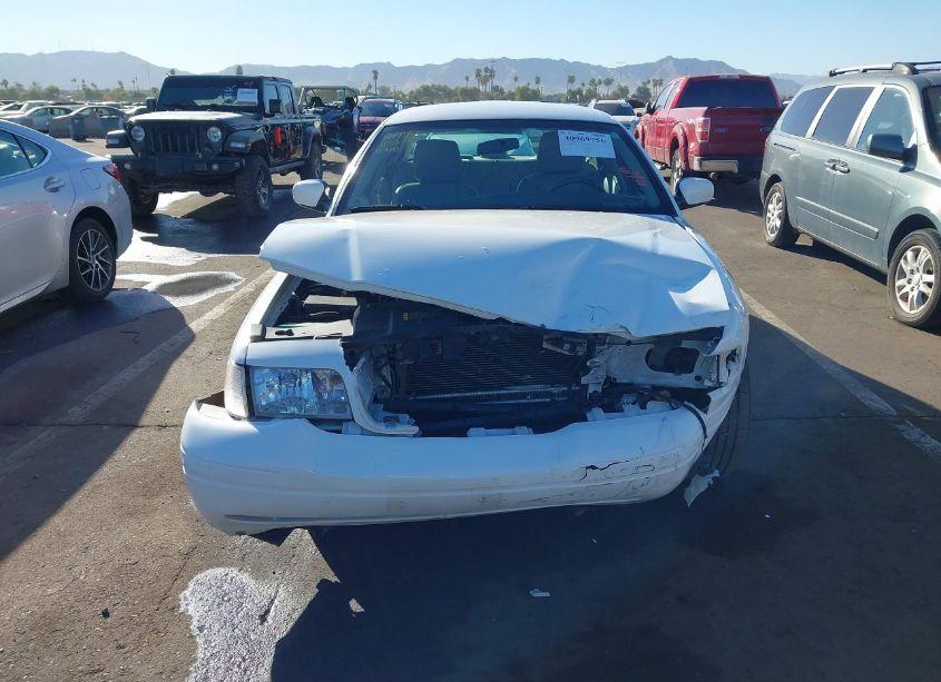 Photo 6 of 2011 Ford Crown VICTORIA LX (VIN 2FABP7EV4BX175296)