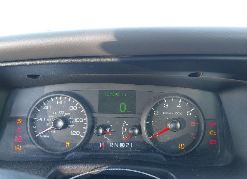 Photo 7 of 2011 Ford Crown VICTORIA LX (VIN 2FABP7EV4BX175296)